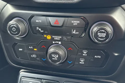 WT21KNE Jeep Renegade 1.3 GSE T4 11.4kWh Longitude Auto 4xe Euro 6 (s/s) 5dr Thumbnail #23