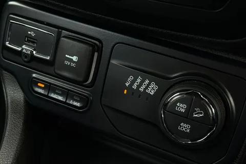 WT21KNE Jeep Renegade 1.3 GSE T4 11.4kWh Longitude Auto 4xe Euro 6 (s/s) 5dr Thumbnail #35