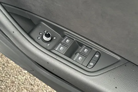 GL23RLZ Audi A5 2.0 TFSI 35 S line Sportback S Tronic Euro 6 (s/s) 5dr Thumbnail #22