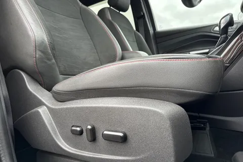 ET68CSX Ford Kuga 2.0 TDCi ST-Line X Powershift AWD Euro 6 (s/s) 5dr Thumbnail #32