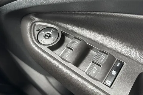 ET68CSX Ford Kuga 2.0 TDCi ST-Line X Powershift AWD Euro 6 (s/s) 5dr Thumbnail #51