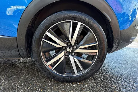 BYZ3111 PEUGEOT 3008 1.6 13.2kWh GT e-EAT 4WD Euro 6 (s/s) 5dr Thumbnail #14