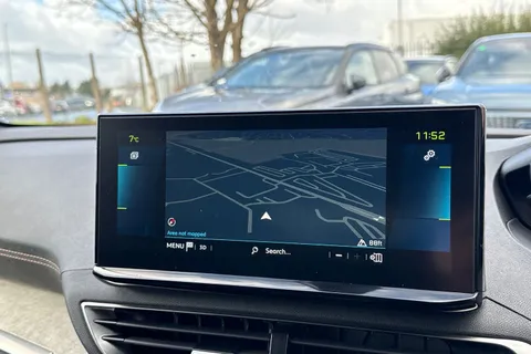 BYZ3111 PEUGEOT 3008 1.6 13.2kWh GT e-EAT 4WD Euro 6 (s/s) 5dr Thumbnail #18