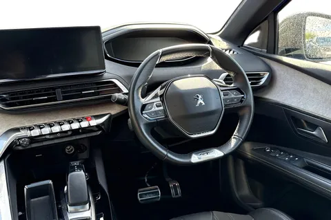 BYZ3111 PEUGEOT 3008 1.6 13.2kWh GT e-EAT 4WD Euro 6 (s/s) 5dr Thumbnail #19