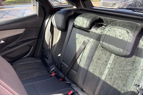 BYZ3111 PEUGEOT 3008 1.6 13.2kWh GT e-EAT 4WD Euro 6 (s/s) 5dr Thumbnail #20