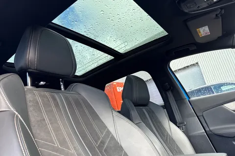 BYZ3111 PEUGEOT 3008 1.6 13.2kWh GT e-EAT 4WD Euro 6 (s/s) 5dr Thumbnail #25