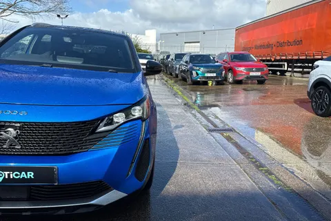 BYZ3111 PEUGEOT 3008 1.6 13.2kWh GT e-EAT 4WD Euro 6 (s/s) 5dr Thumbnail #27