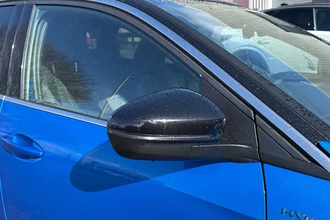 BYZ3111 PEUGEOT 3008 1.6 13.2kWh GT e-EAT 4WD Euro 6 (s/s) 5dr Thumbnail #29