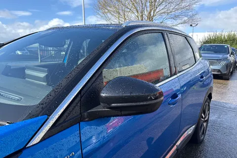 BYZ3111 PEUGEOT 3008 1.6 13.2kWh GT e-EAT 4WD Euro 6 (s/s) 5dr Thumbnail #30