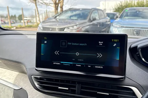 BYZ3111 PEUGEOT 3008 1.6 13.2kWh GT e-EAT 4WD Euro 6 (s/s) 5dr Thumbnail #47