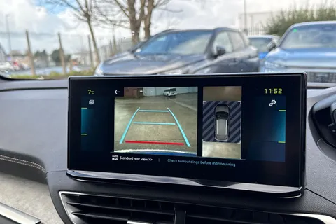 BYZ3111 PEUGEOT 3008 1.6 13.2kWh GT e-EAT 4WD Euro 6 (s/s) 5dr Thumbnail #58