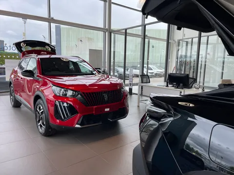 BYZ3111 PEUGEOT 3008 1.6 13.2kWh GT e-EAT 4WD Euro 6 (s/s) 5dr Thumbnail #65