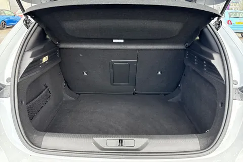 DF25FNV PEUGEOT 308 1.2 HYBRID GT e-DSC6 Euro 6 (s/s) 5dr Thumbnail #7