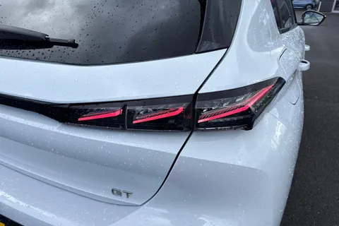 DF25FNV PEUGEOT 308 1.2 HYBRID GT e-DSC6 Euro 6 (s/s) 5dr Thumbnail #8