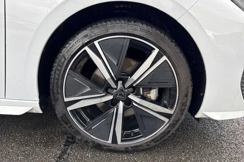 DF25FNV PEUGEOT 308 1.2 HYBRID GT e-DSC6 Euro 6 (s/s) 5dr Thumbnail #10