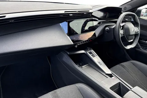 DF25FNV PEUGEOT 308 1.2 HYBRID GT e-DSC6 Euro 6 (s/s) 5dr Thumbnail #15