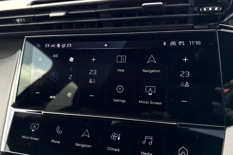 DF25FNV PEUGEOT 308 1.2 HYBRID GT e-DSC6 Euro 6 (s/s) 5dr Thumbnail #17