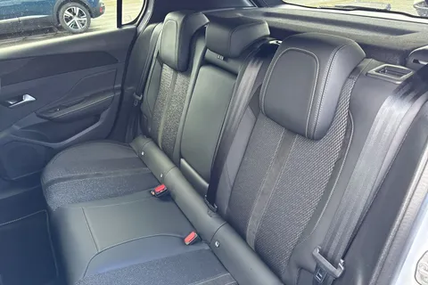 DF25FNV PEUGEOT 308 1.2 HYBRID GT e-DSC6 Euro 6 (s/s) 5dr Thumbnail #19