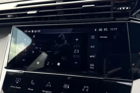 DF25FNV PEUGEOT 308 1.2 HYBRID GT e-DSC6 Euro 6 (s/s) 5dr Thumbnail #22