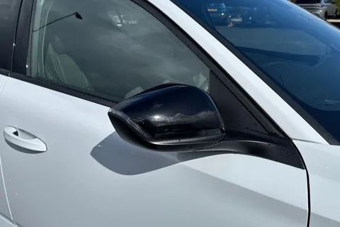 DF25FNV PEUGEOT 308 1.2 HYBRID GT e-DSC6 Euro 6 (s/s) 5dr Thumbnail #37