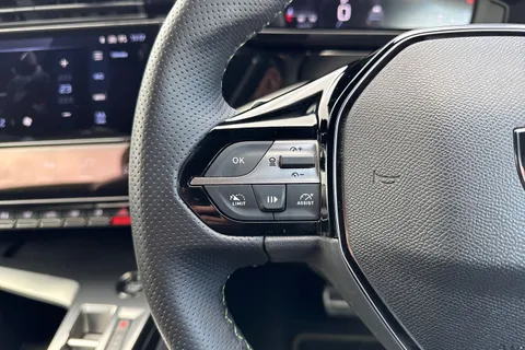 DF25FNV PEUGEOT 308 1.2 HYBRID GT e-DSC6 Euro 6 (s/s) 5dr Thumbnail #39