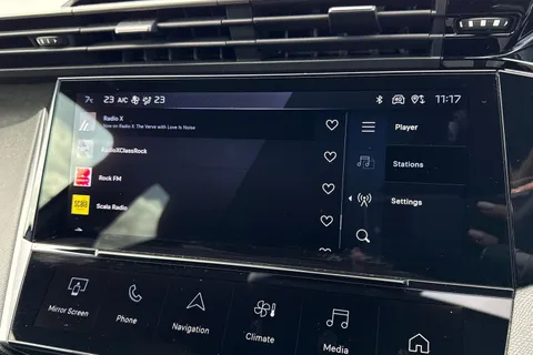 DF25FNV PEUGEOT 308 1.2 HYBRID GT e-DSC6 Euro 6 (s/s) 5dr Thumbnail #43