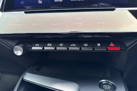 DF25FNV PEUGEOT 308 1.2 HYBRID GT e-DSC6 Euro 6 (s/s) 5dr Thumbnail #53