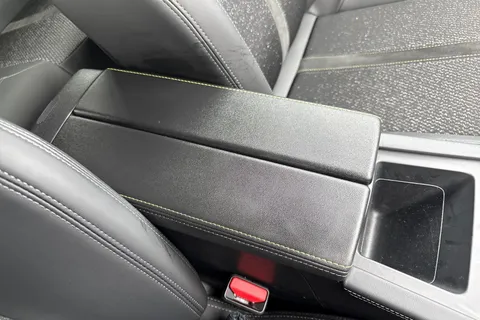 DF25FNV PEUGEOT 308 1.2 HYBRID GT e-DSC6 Euro 6 (s/s) 5dr Thumbnail #59