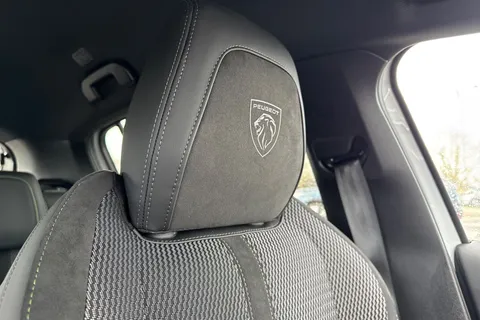 DF25FNV PEUGEOT 308 1.2 HYBRID GT e-DSC6 Euro 6 (s/s) 5dr Thumbnail #61