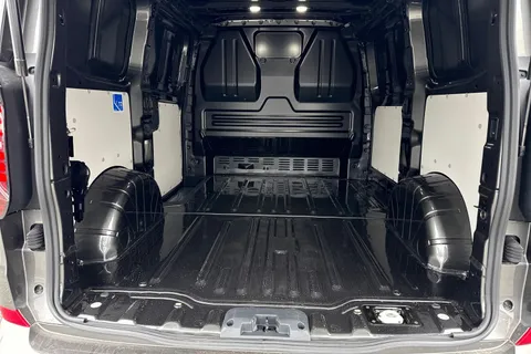CX26JCU Volkswagen Transporter 2.0 TDI T28 Commerce Pro Auto FWD SWB Euro 6 (s/s) 5dr Thumbnail #7