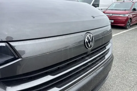 CX26JCU Volkswagen Transporter 2.0 TDI T28 Commerce Pro Auto FWD SWB Euro 6 (s/s) 5dr Thumbnail #25