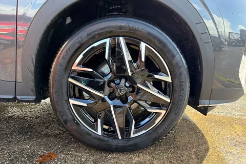 KP25LTX PEUGEOT 3008 1.2 HYBRID GT e-DSC6 Euro 6 (s/s) 5dr Thumbnail #10