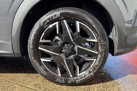 KP25LTX PEUGEOT 3008 1.2 HYBRID GT e-DSC6 Euro 6 (s/s) 5dr Thumbnail #12