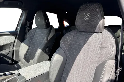 KP25LTX PEUGEOT 3008 1.2 HYBRID GT e-DSC6 Euro 6 (s/s) 5dr Thumbnail #16