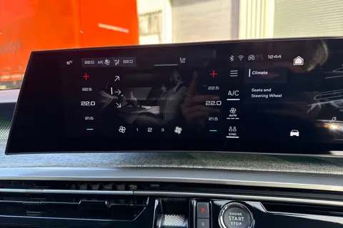 KP25LTX PEUGEOT 3008 1.2 HYBRID GT e-DSC6 Euro 6 (s/s) 5dr Thumbnail #22