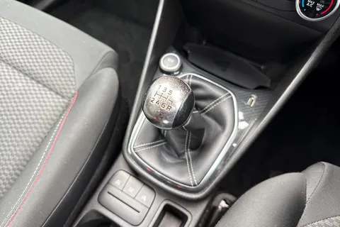 MH68VGE Ford Fiesta 1.0T EcoBoost ST-Line Euro 6 (s/s) 3dr Thumbnail #24