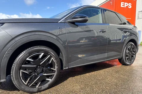 KP25LTX PEUGEOT 3008 1.2 HYBRID GT e-DSC6 Euro 6 (s/s) 5dr Thumbnail #28