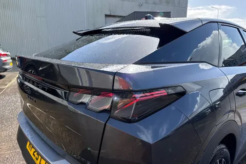 KP25LTX PEUGEOT 3008 1.2 HYBRID GT e-DSC6 Euro 6 (s/s) 5dr Thumbnail #32