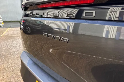 KP25LTX PEUGEOT 3008 1.2 HYBRID GT e-DSC6 Euro 6 (s/s) 5dr Thumbnail #33