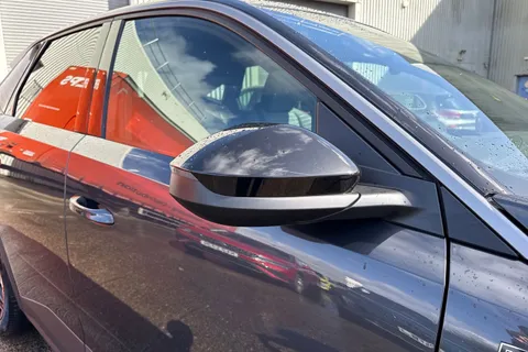 KP25LTX PEUGEOT 3008 1.2 HYBRID GT e-DSC6 Euro 6 (s/s) 5dr Thumbnail #37