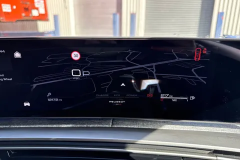 KP25LTX PEUGEOT 3008 1.2 HYBRID GT e-DSC6 Euro 6 (s/s) 5dr Thumbnail #38