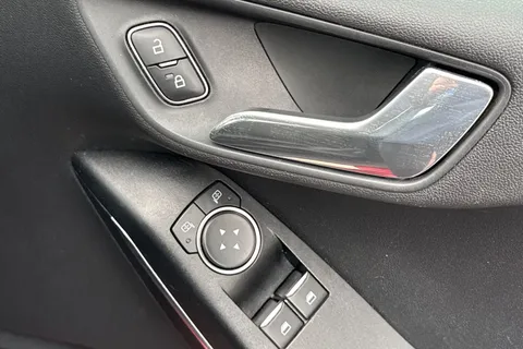 MH68VGE Ford Fiesta 1.0T EcoBoost ST-Line Euro 6 (s/s) 3dr Thumbnail #41