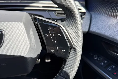 KP25LTX PEUGEOT 3008 1.2 HYBRID GT e-DSC6 Euro 6 (s/s) 5dr Thumbnail #40