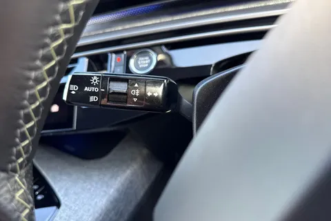 KP25LTX PEUGEOT 3008 1.2 HYBRID GT e-DSC6 Euro 6 (s/s) 5dr Thumbnail #41