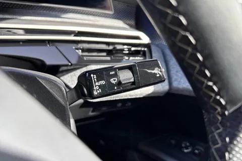 KP25LTX PEUGEOT 3008 1.2 HYBRID GT e-DSC6 Euro 6 (s/s) 5dr Thumbnail #42
