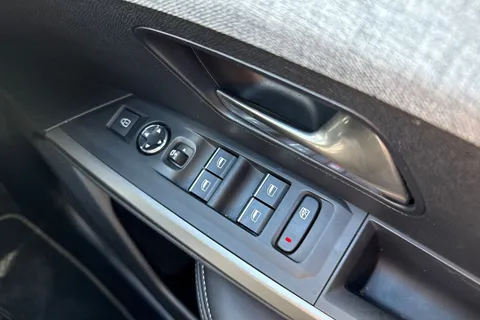 KP25LTX PEUGEOT 3008 1.2 HYBRID GT e-DSC6 Euro 6 (s/s) 5dr Thumbnail #43