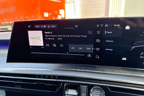 KP25LTX PEUGEOT 3008 1.2 HYBRID GT e-DSC6 Euro 6 (s/s) 5dr Thumbnail #45