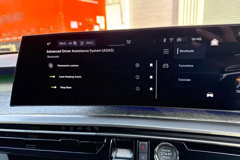 KP25LTX PEUGEOT 3008 1.2 HYBRID GT e-DSC6 Euro 6 (s/s) 5dr Thumbnail #50