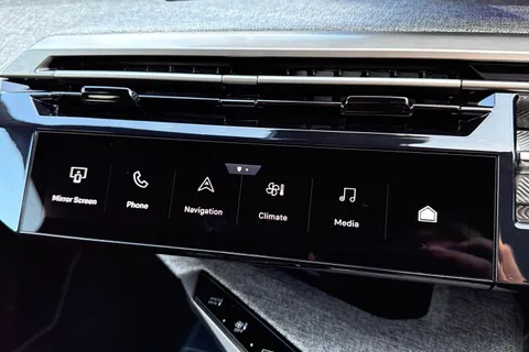 KP25LTX PEUGEOT 3008 1.2 HYBRID GT e-DSC6 Euro 6 (s/s) 5dr Thumbnail #55