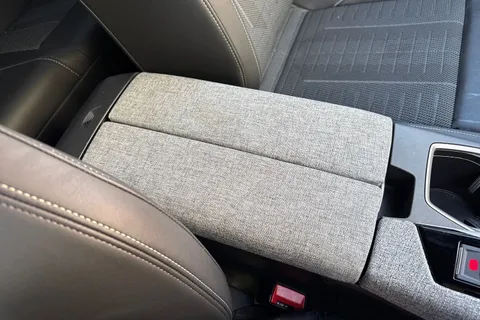 KP25LTX PEUGEOT 3008 1.2 HYBRID GT e-DSC6 Euro 6 (s/s) 5dr Thumbnail #60